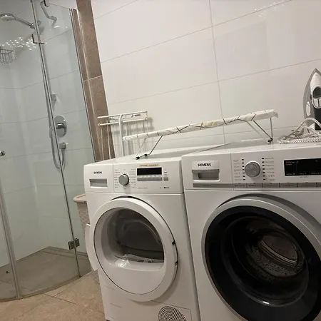 Gemuetliche Im Untergeschoss Appartamento